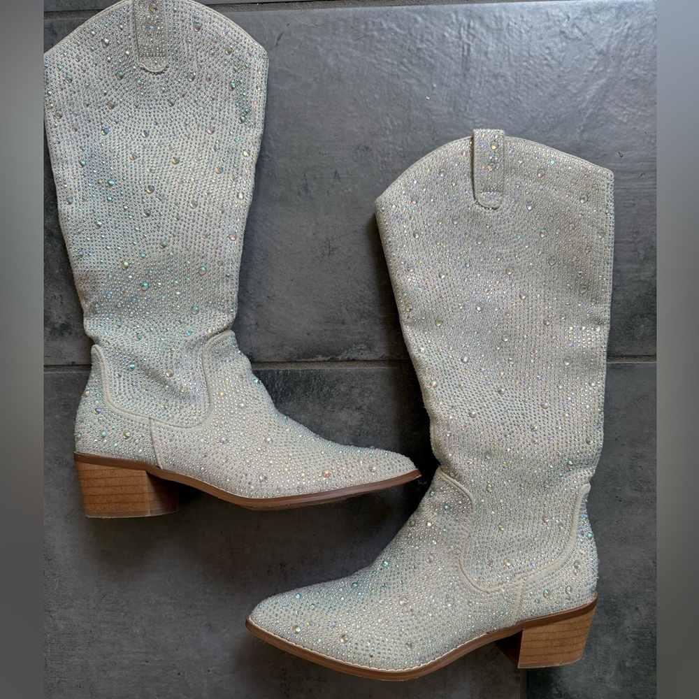 Buckle Glittering Beige Heeled Boots